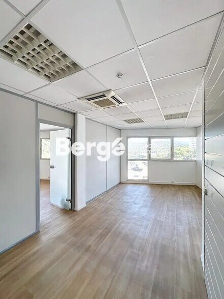 Bureau dans Le Cannet à vendre - Photo de l’immeuble – Image 1 sur 10