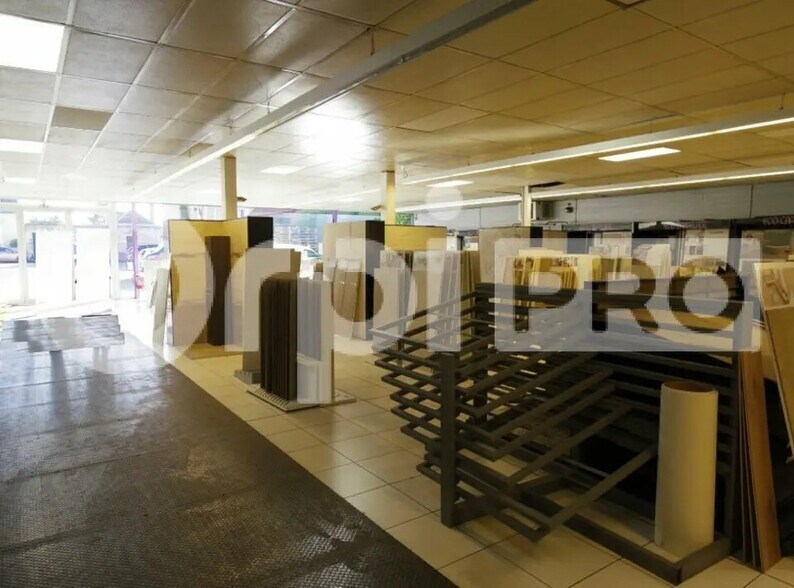 Local d’activités dans Soissons à louer - Photo de l’immeuble – Image 1 sur 10