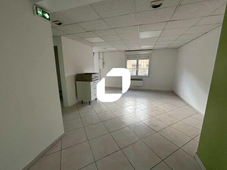 Bureau dans Ris-Orangis à louer - Photo de l’immeuble – Image 2 sur 10