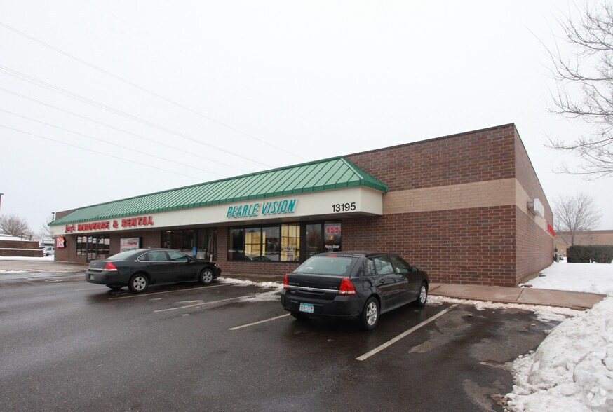 13151-13195 Weaver Lake Rd, Osseo, MN à louer - Photo de l’immeuble – Image 2 sur 2
