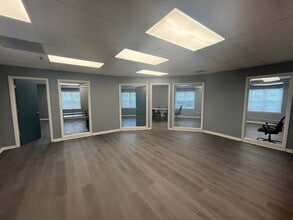 4201 Church Rd, Mount Laurel, NJ à louer Photo intérieure– Image 1 sur 5