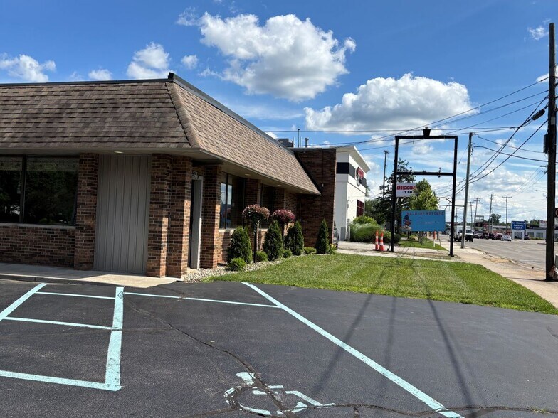 4311-4323 S Westnedge Ave, Kalamazoo, MI à vendre - Photo de l’immeuble – Image 2 sur 9