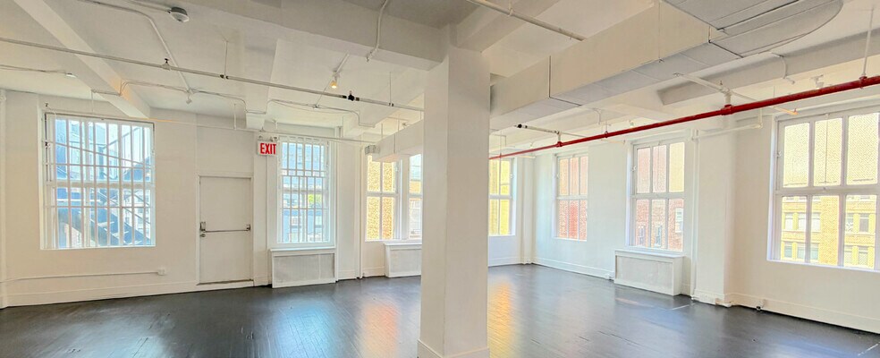 164 W 25th St, New York, NY à louer - Photo de l’immeuble – Image 3 sur 5