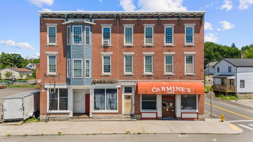 473-477 E Main St, Waterbury, CT à vendre - Photo de l’immeuble – Image 1 sur 8