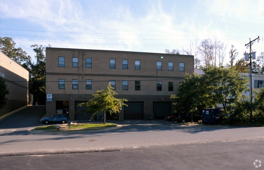5509 Vine St, Alexandria, VA à louer - Photo de l’immeuble – Image 2 sur 11