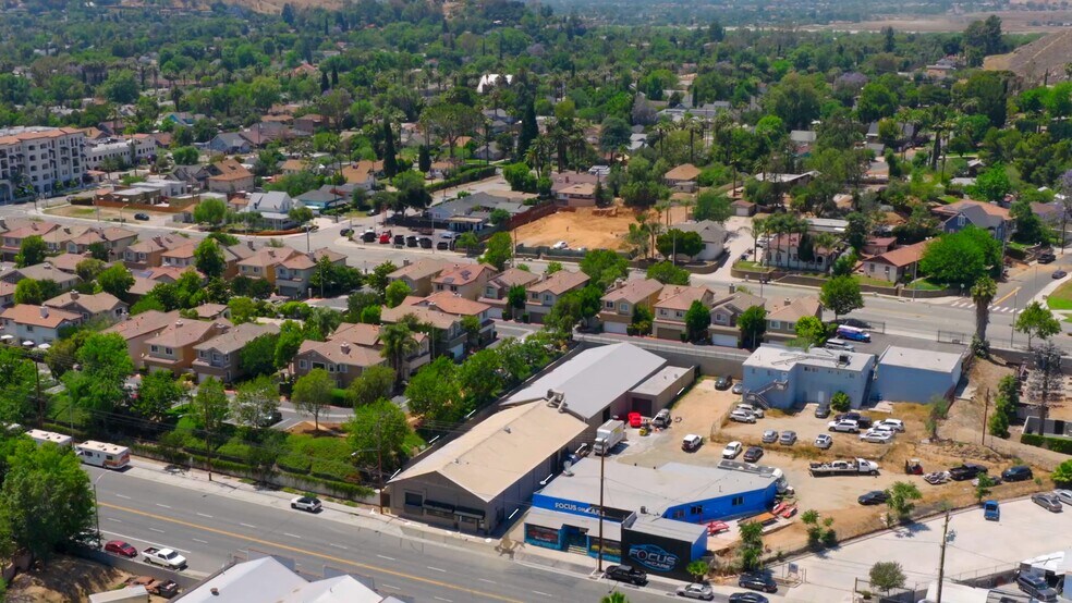 2879 Main St, Riverside, CA à vendre - Vidéo sur l’annonce professionnelle – Image 2 sur 92