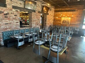 506 E Division St, Arlington, TX à louer Photo intérieure– Image 2 sur 7