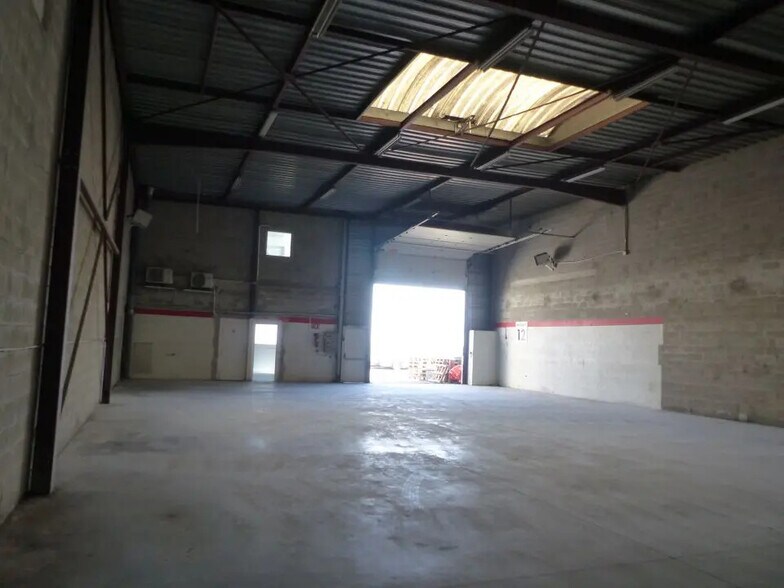 Local d’activités dans Chilly-Mazarin à louer - Photo de l’immeuble – Image 3 sur 4