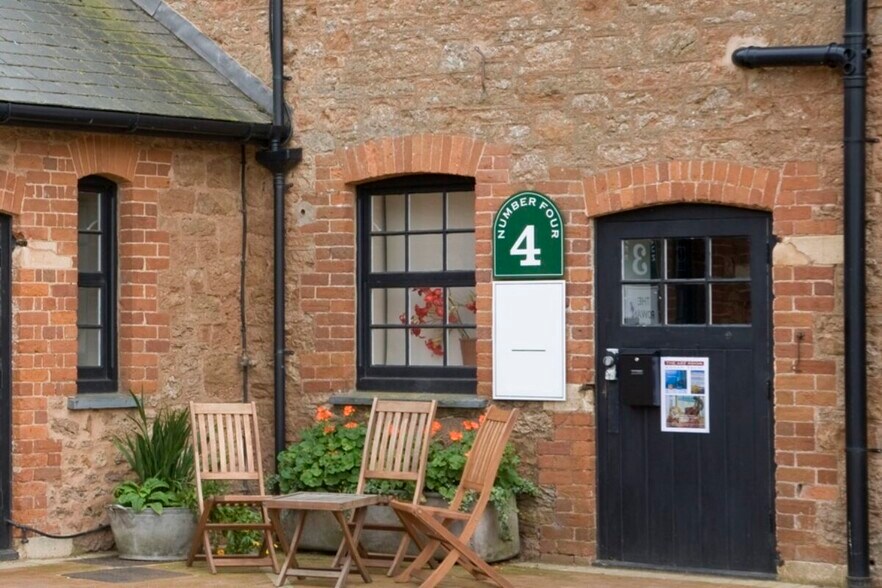 South Farm Rd, Budleigh Salterton à louer - Photo de l’immeuble – Image 2 sur 3