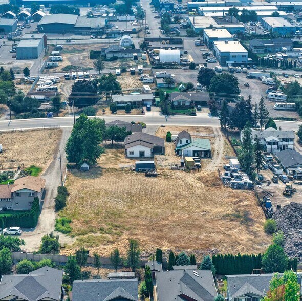 3066 Appaloosa Rd, Kelowna, BC à vendre - Photo de l’immeuble – Image 2 sur 3