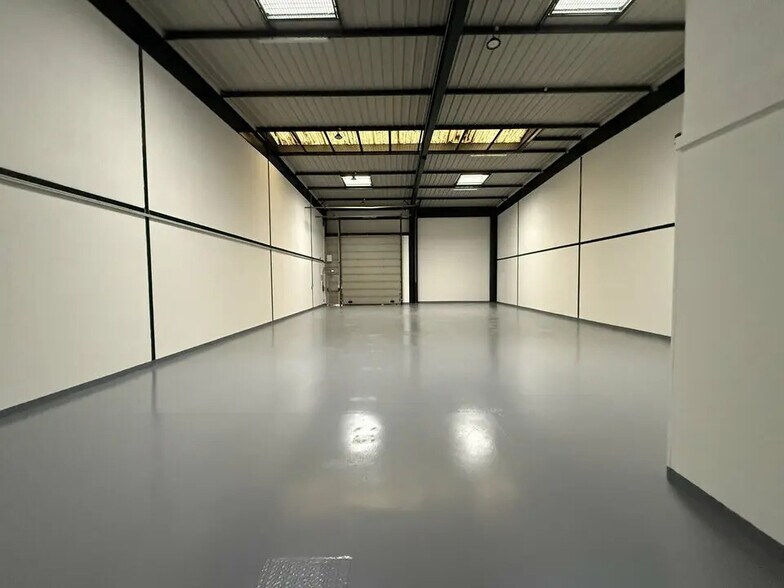 Bureau dans Villepinte à louer - Photo de l’immeuble – Image 1 sur 5