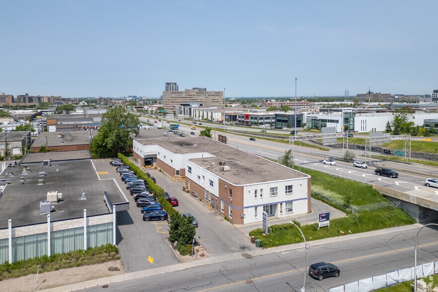 25 Rue Gince, Saint-Laurent, QC à louer - Aérien – Image 3 sur 3