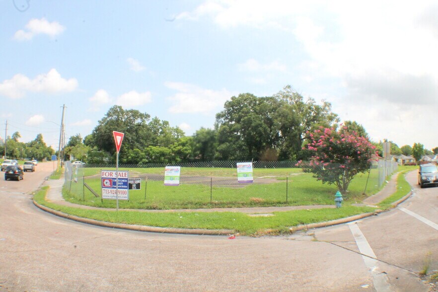 7003 Woodridge Dr, Houston, TX à vendre - Photo de l’immeuble – Image 2 sur 10