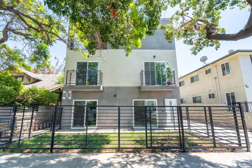 1032-1038 N Oxford Ave, Los Angeles, CA à vendre - Photo de l’immeuble – Image 3 sur 21
