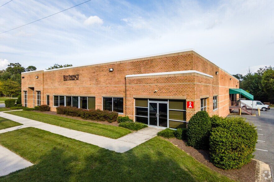 1701 Crossroads Dr, Odenton, MD à louer - Photo de l’immeuble – Image 2 sur 5