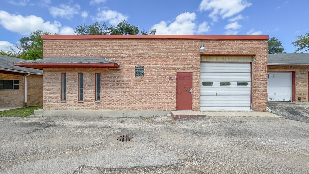 200 S 13th Ave, St Charles, IL à louer - Photo de l’immeuble – Image 2 sur 6