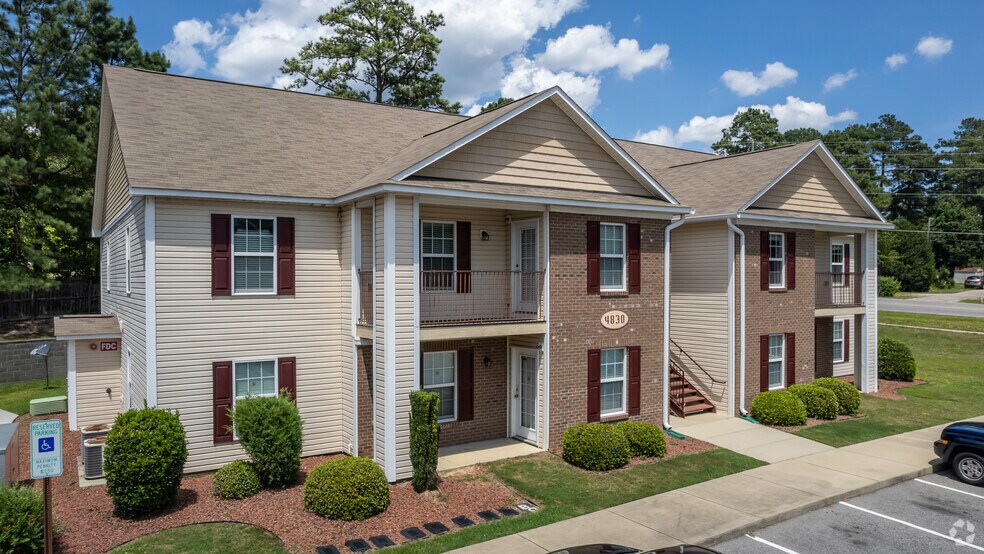 4811 Cellner Dr, Fayetteville, NC à vendre - Photo principale – Image 1 sur 14