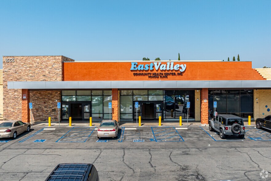 1555 S Garey Ave, Pomona, CA à louer - Photo de l’immeuble – Image 2 sur 4