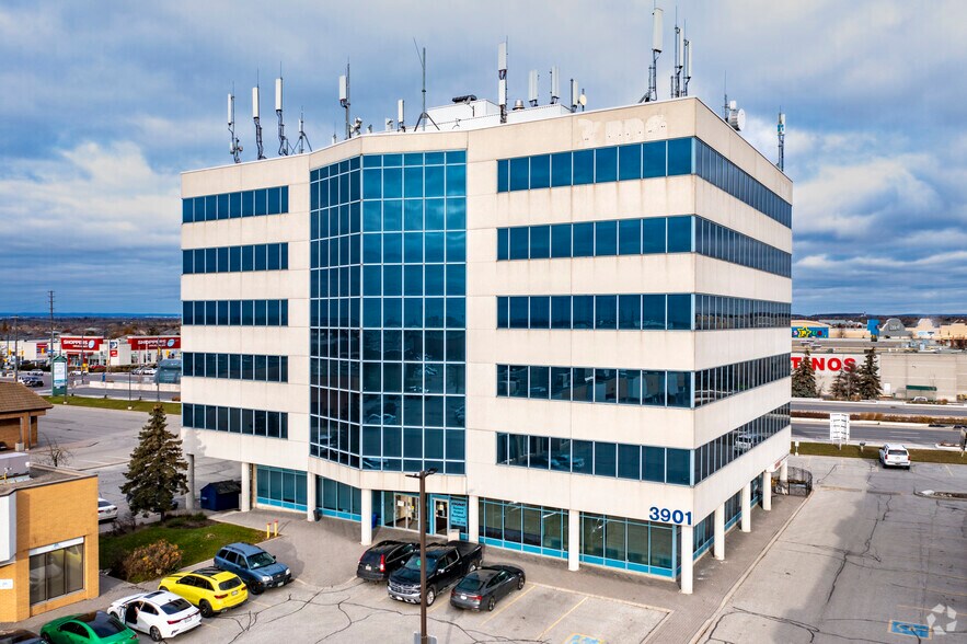 3901 Hwy-7, Vaughan, ON à louer - Photo de l’immeuble – Image 2 sur 6