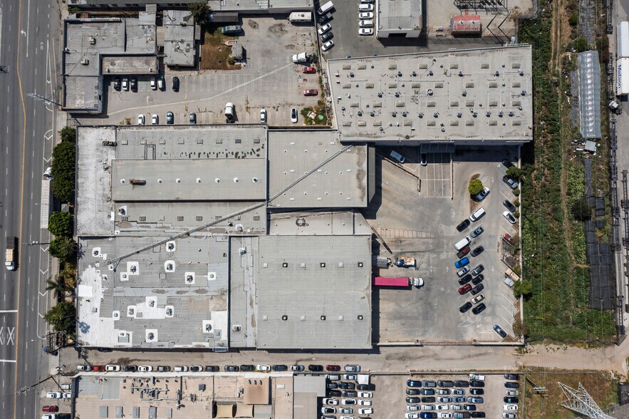 15001 S Figueroa St, Gardena, CA à vendre - Photo de l’immeuble – Image 2 sur 29