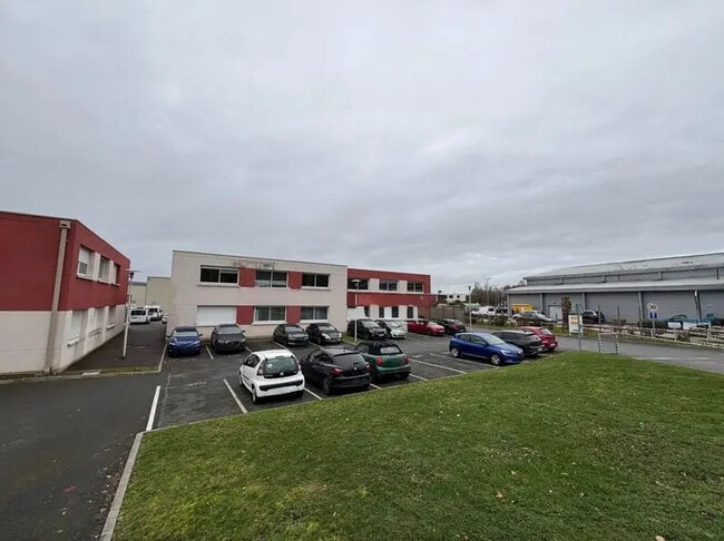 Plus de détails pour Bureau, Local d'activités à louer