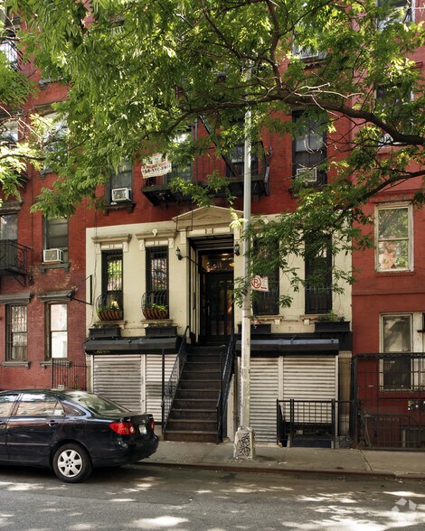 417 E 9th St, New York, NY à vendre - Photo de l’immeuble – Image 3 sur 13