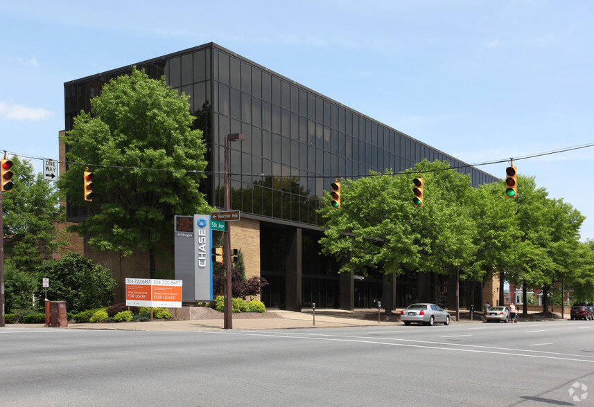 1000 Fifth Ave, Huntington, WV à louer - Photo principale – Image 1 sur 39