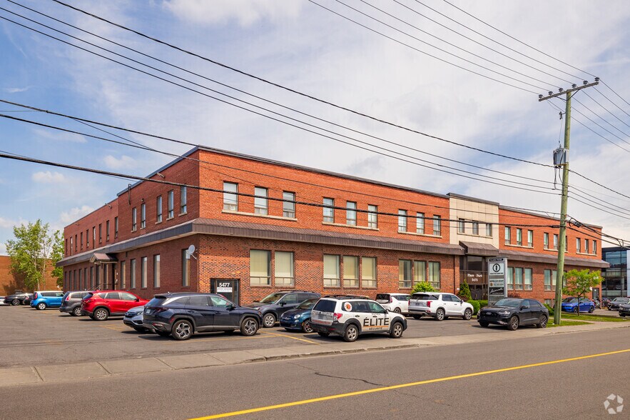 5475 Rue Paré, Mont-Royal, QC à louer - Photo de l’immeuble – Image 1 sur 5