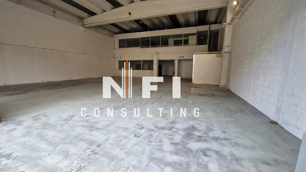 Local d’activités dans Antibes à louer - Photo intérieure – Image 2 sur 3