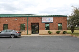 2240 N Douglas St, Florence, SC à louer Photo intérieure– Image 2 sur 6