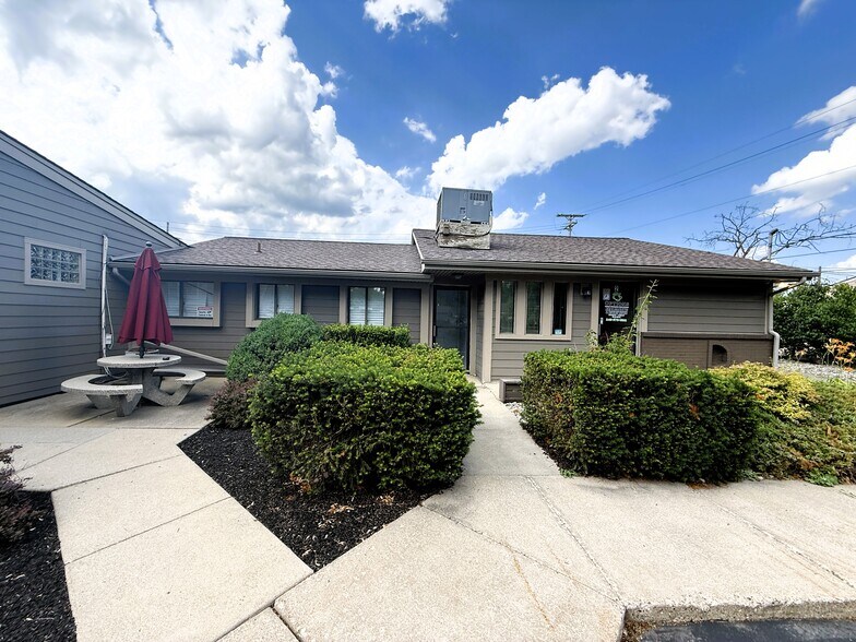 5685 Highland Rd, Waterford, MI à vendre - Photo de l’immeuble – Image 3 sur 32