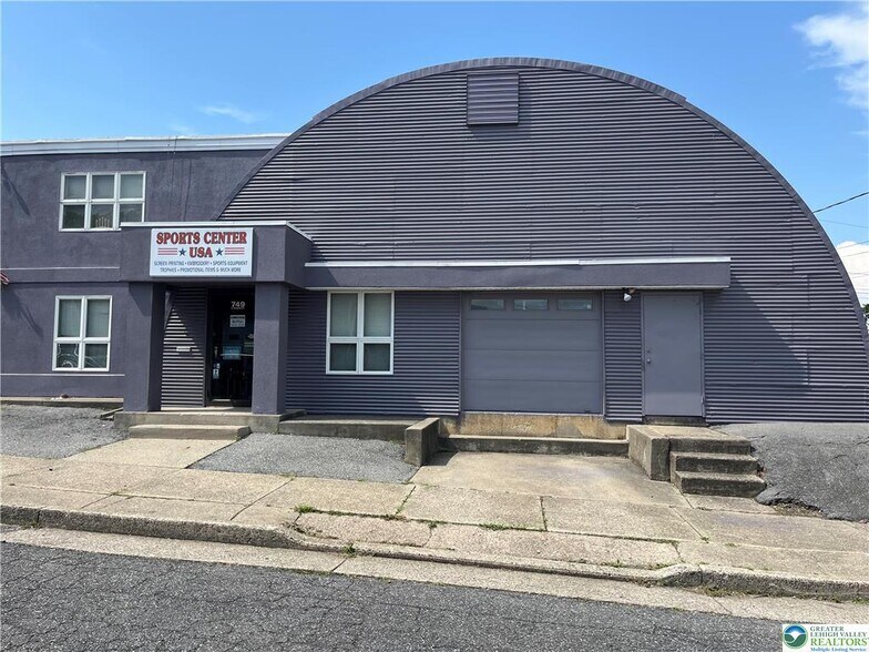 749 E Ettwein St, Bethlehem, PA à vendre - Photo principale – Image 2 sur 25