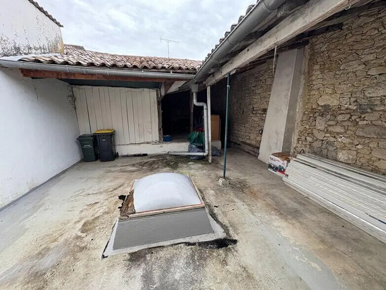 Local d'activités dans Sauveterre-de-Guyenne à vendre - Photo intérieure – Image 3 sur 4