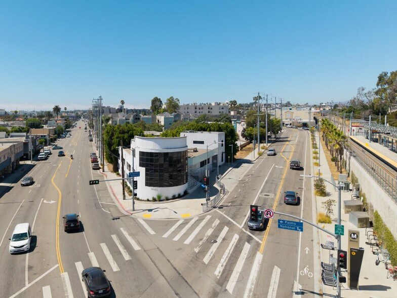 10020 National Blvd, Los Angeles, CA à vendre - Photo de l’immeuble – Image 1 sur 9