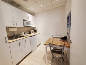 1010-1030 Rue Cherrier, Montréal, QC à louer Photo de l’immeuble– Image 1 sur 9