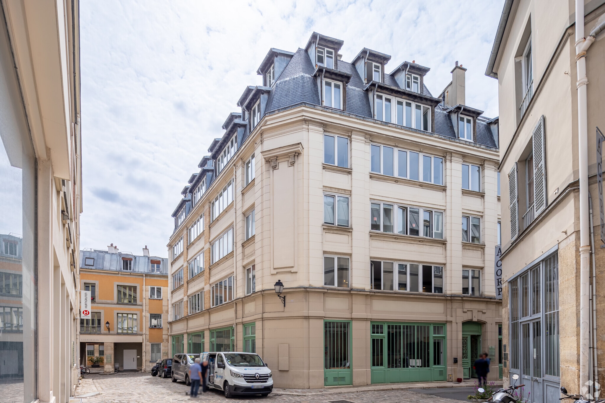 14 Passage Du Cheval Blanc, Paris à louer Photo principale– Image 1 sur 5