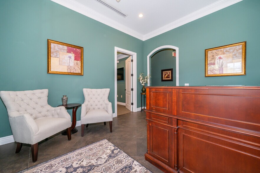 891 Outer Rd, Orlando, FL à louer - Photo de l’immeuble – Image 3 sur 23