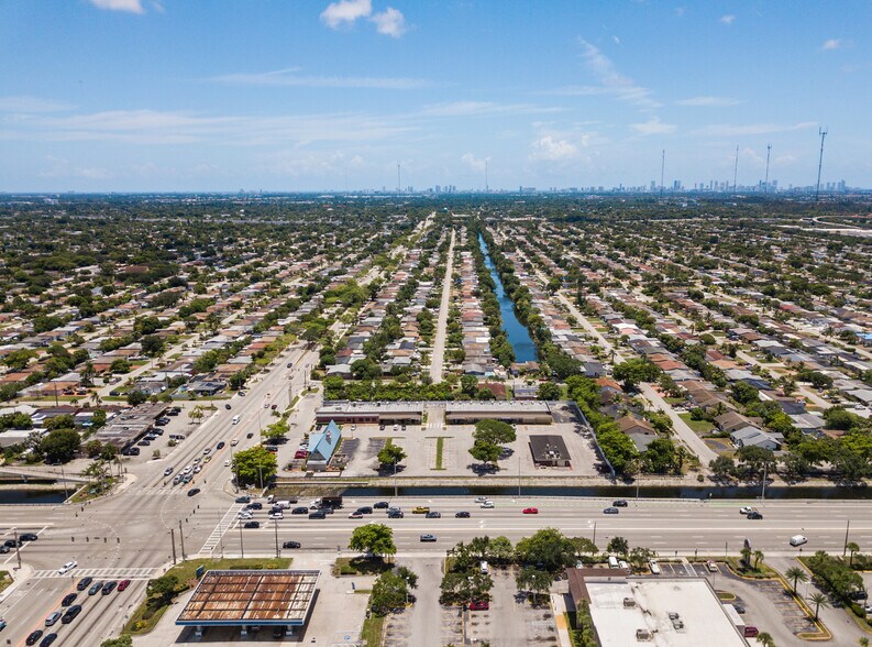7950-7968 Miramar Pky, Miramar, FL à louer - Photo de l’immeuble – Image 3 sur 24