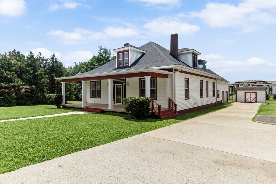 300 Maple St, Smyrna, TN à vendre - Photo de l’immeuble – Image 3 sur 28