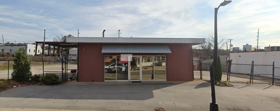 1218 E Magnolia Ave, Knoxville, TN à louer - Photo de l’immeuble – Image 2 sur 23