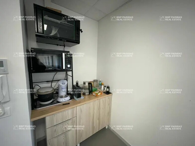 Bureau dans Bussy-Saint-Georges à vendre - Photo intérieure – Image 3 sur 4