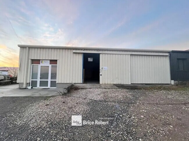 Plus de détails pour Bureau, Local d'activités à louer