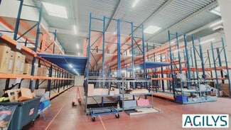 Plus de détails pour Local d'activités à louer