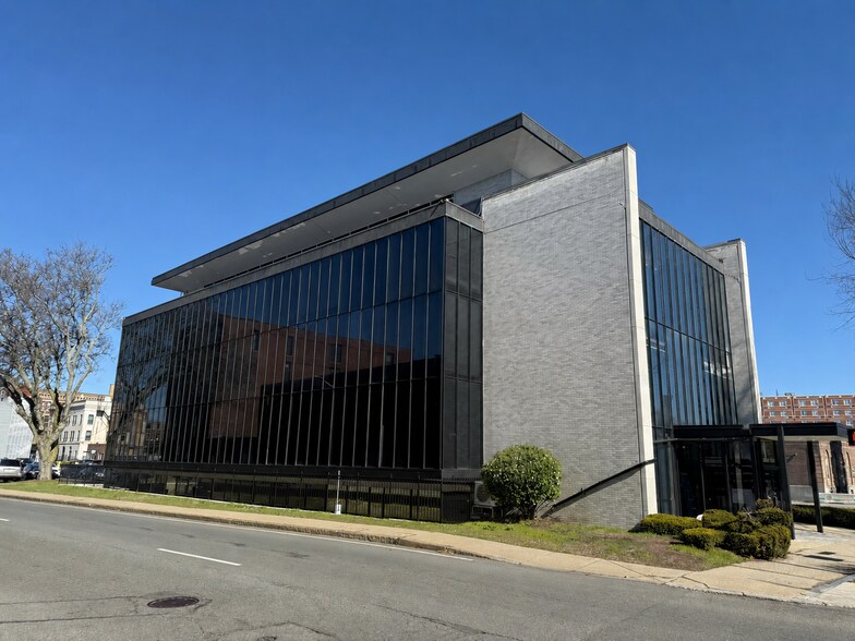 21 George St, Lowell, MA à louer - Photo de l’immeuble – Image 2 sur 2