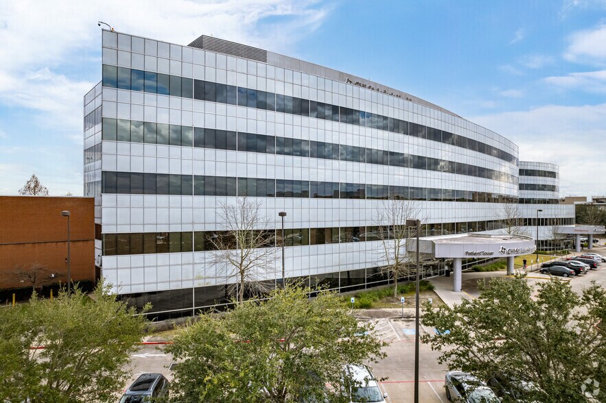 1327 Lake Pointe Pky, Sugar Land, TX à louer - Photo de l’immeuble – Image 2 sur 9