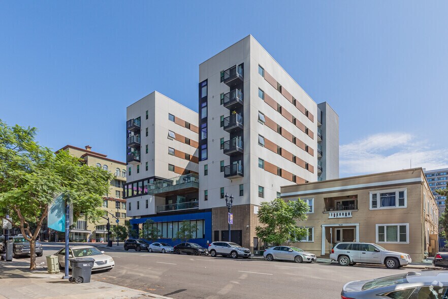 1st & Beech Downtown Collection 5 Assets portefeuille de 3 biens à vendre sur LoopNet.fr - Photo principale – Image 2 sur 8