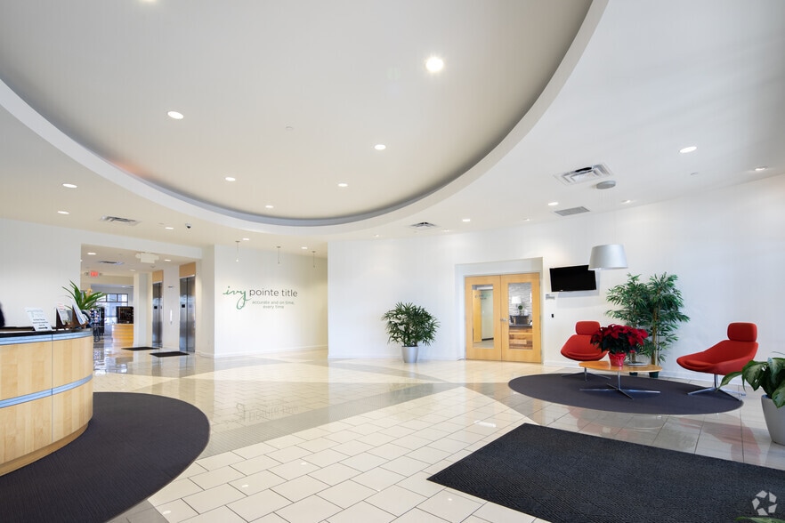 4270 Ivy Pointe Blvd, Cincinnati, OH à louer - Hall d’entrée – Image 3 sur 5
