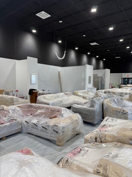 246-248 Pegasus Ave, Northvale, NJ à vendre - Photo intérieure – Image 2 sur 15