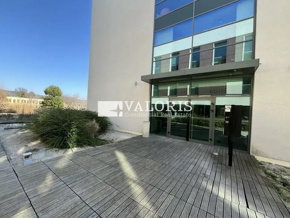 Bureau dans Champagne-au-Mont-d'Or à vendre Photo de l’immeuble– Image 1 sur 9