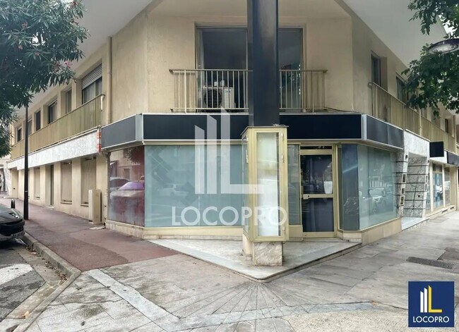Plus de détails pour Local commercial à vendre